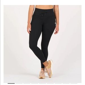 Vuori daily legging size small